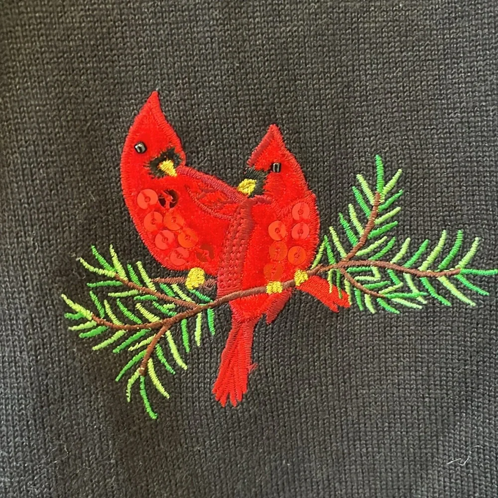 🌻3/$15 Croft & Barrow Cardinal Button Sweater-PM - Picture 2 of 6